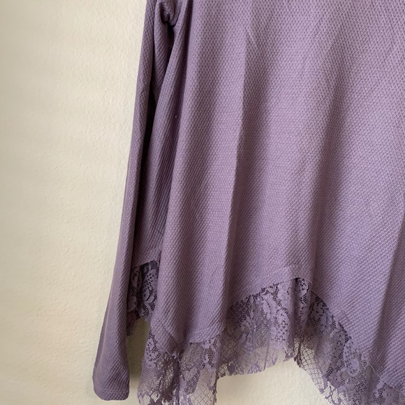Long Sleeve Top Smoky Lilac with Lace Hem Zigzag Hemline ScoopNeck Size Small - Picture 6 of 14